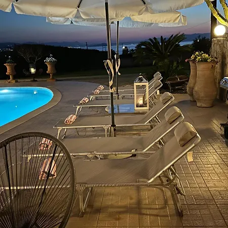 Villa Yellow Octopus
